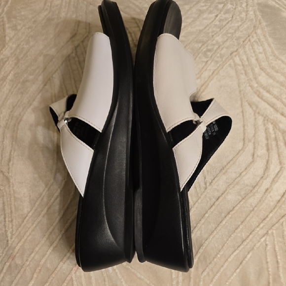 Clarks Black and White Mules - Picture 10 of 12